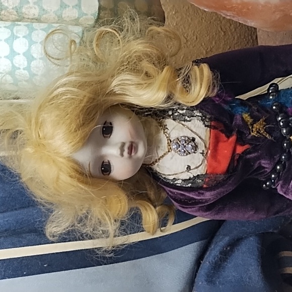My Creepy Doll OOAK A Muze Storytime Inspiration Ceramic - Picture 3 of 8